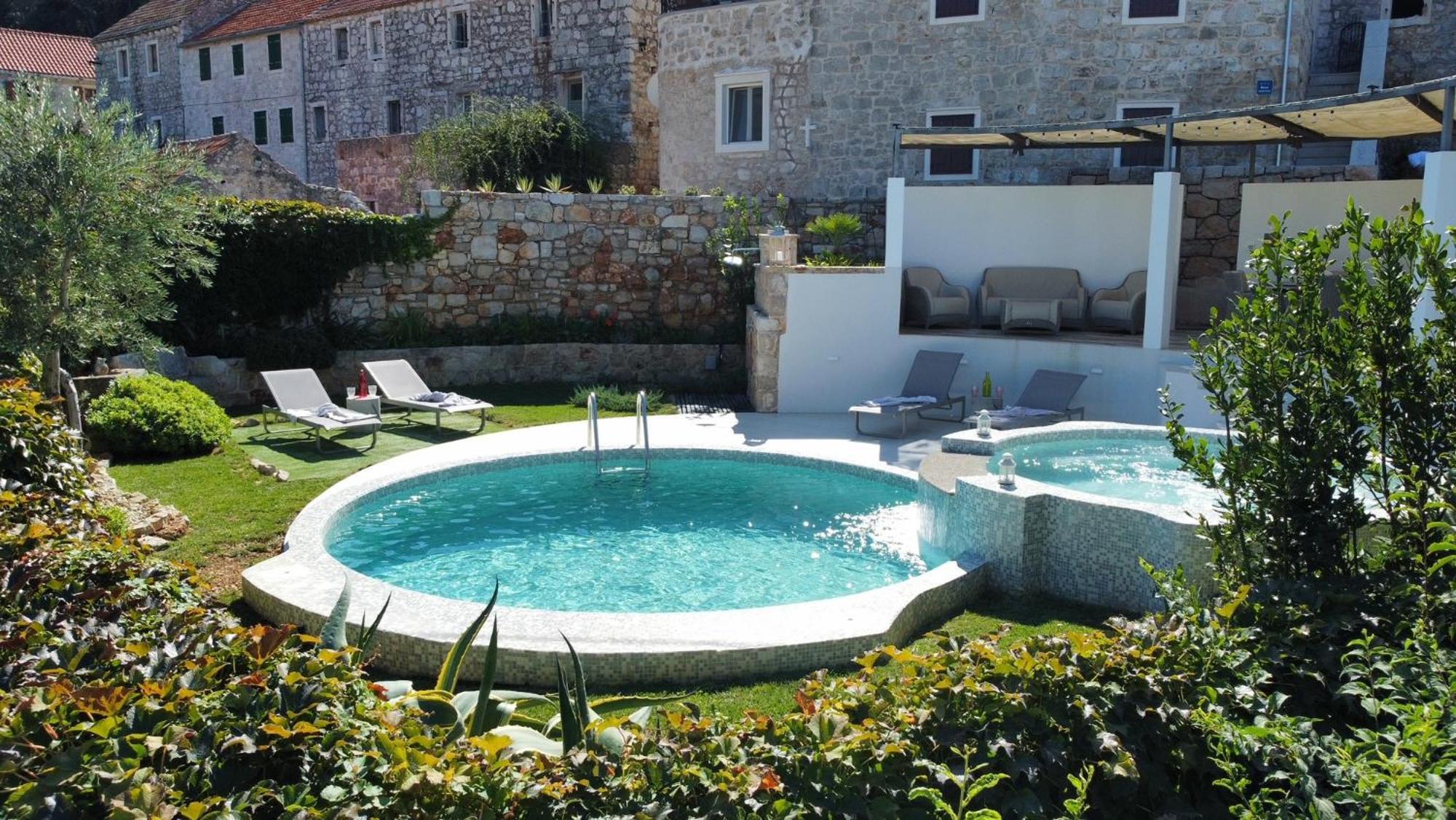 Holiday Home Pitve *
